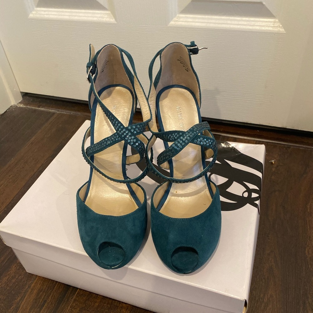 Gently used Nine West heels size 7